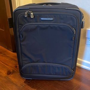 Briggs & Riley Carry-On 18-19” Expandable Spinner - nearly perfect condition